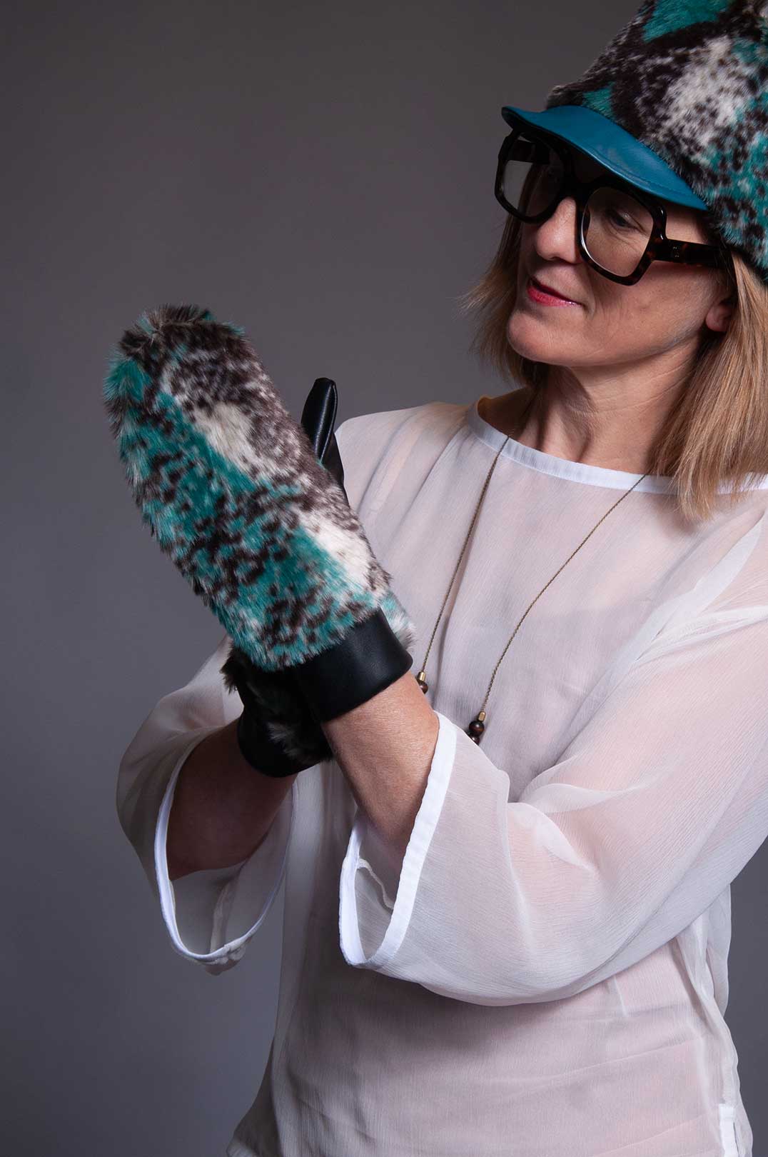 Million Dollar Mitten - Teal Snake Faux Fur