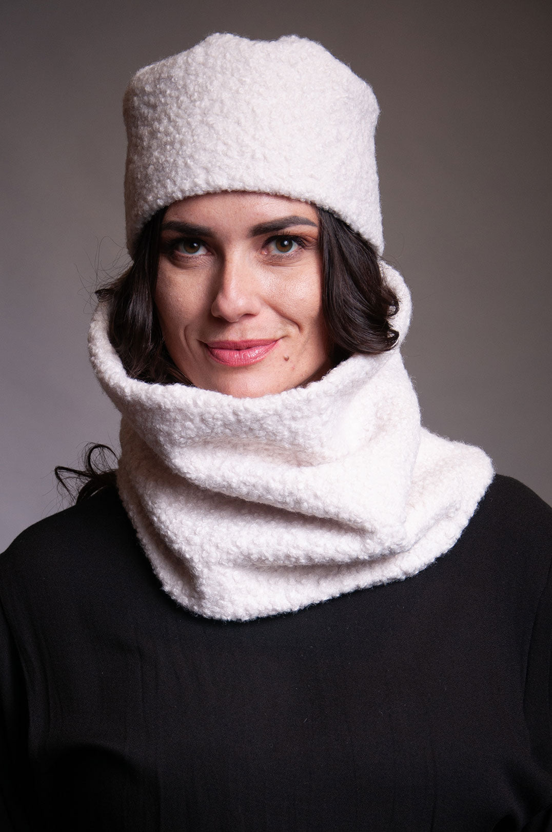 Pillbox hat - Ivory "Poodle" Wool