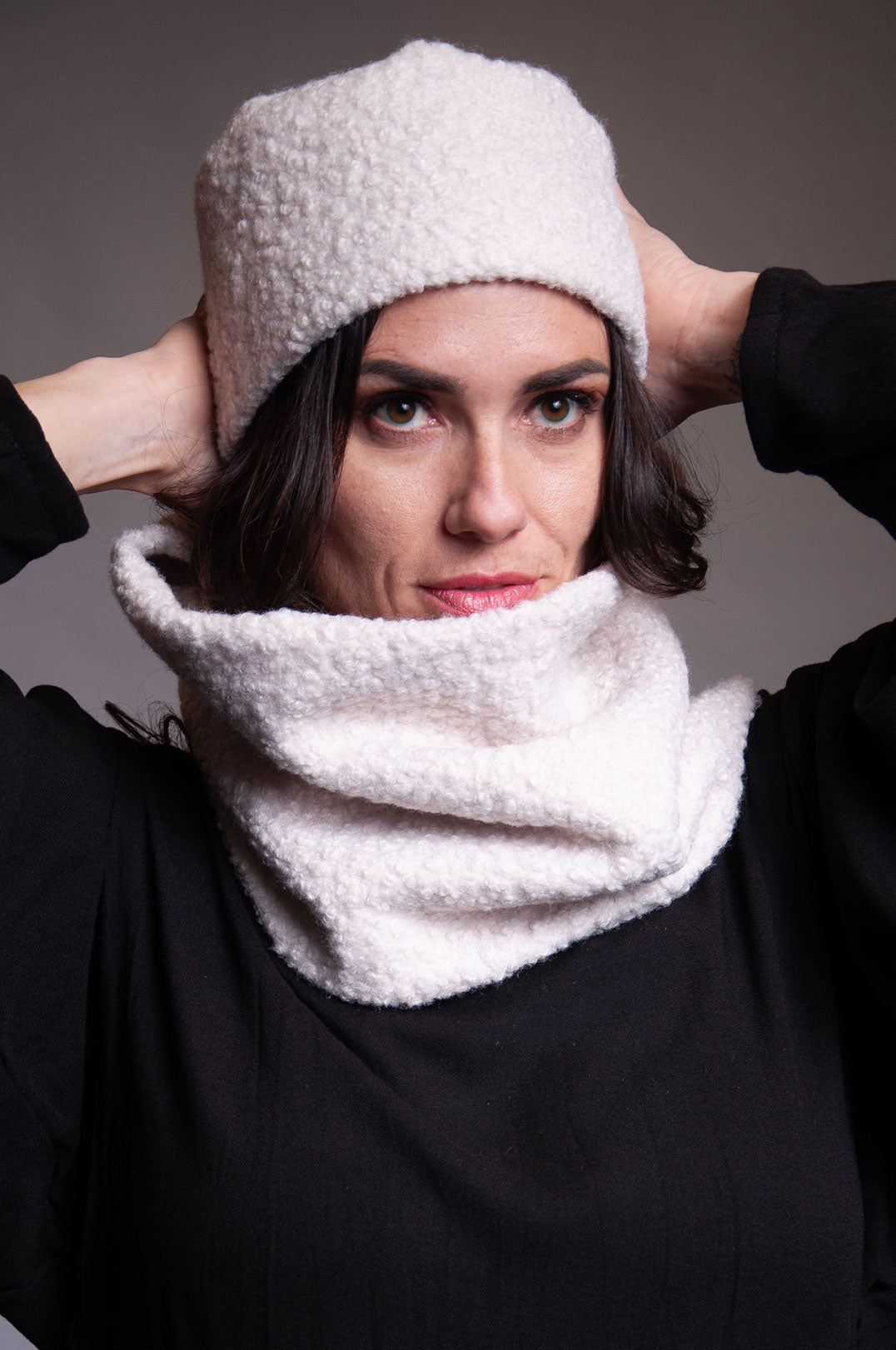 Pillbox hat - Ivory "Poodle" Wool