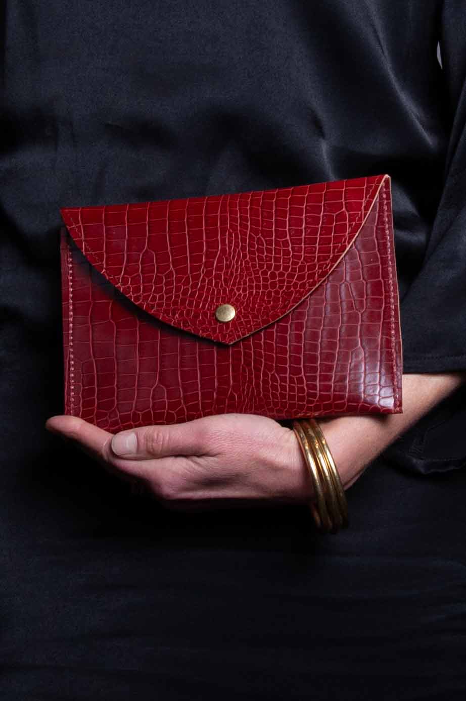 Snap Pouchette - Burgundy Croc