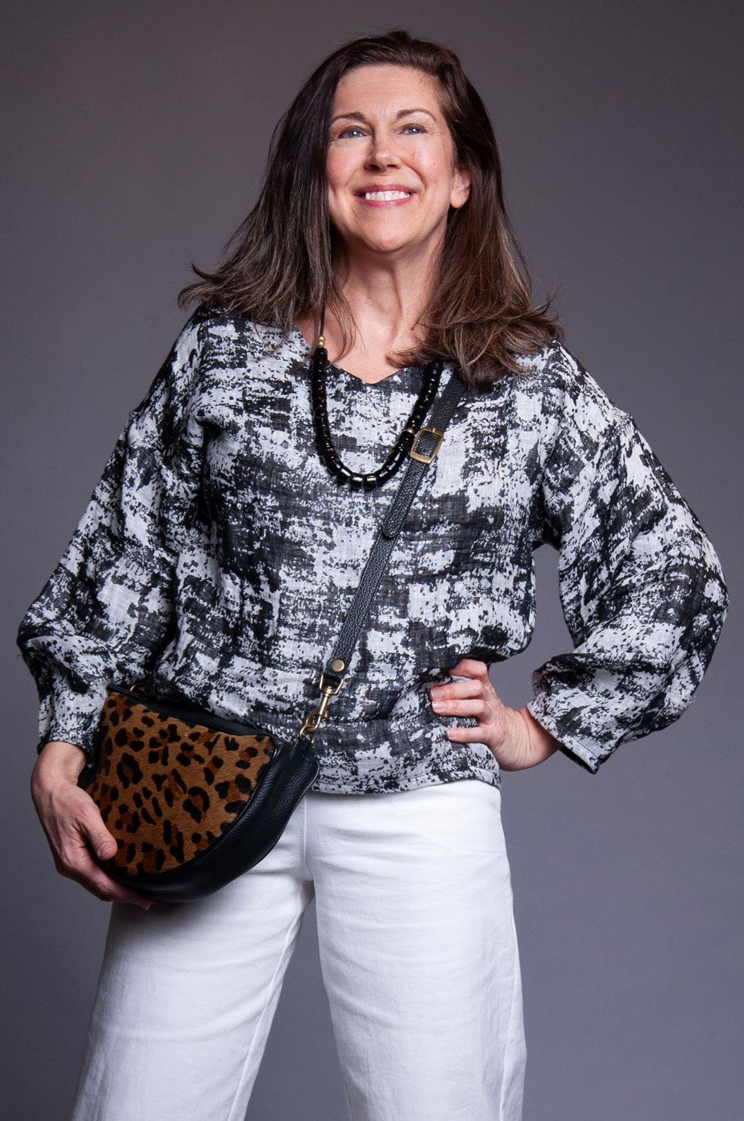 Super Sleeve Linen Top - Shadows on the Wall