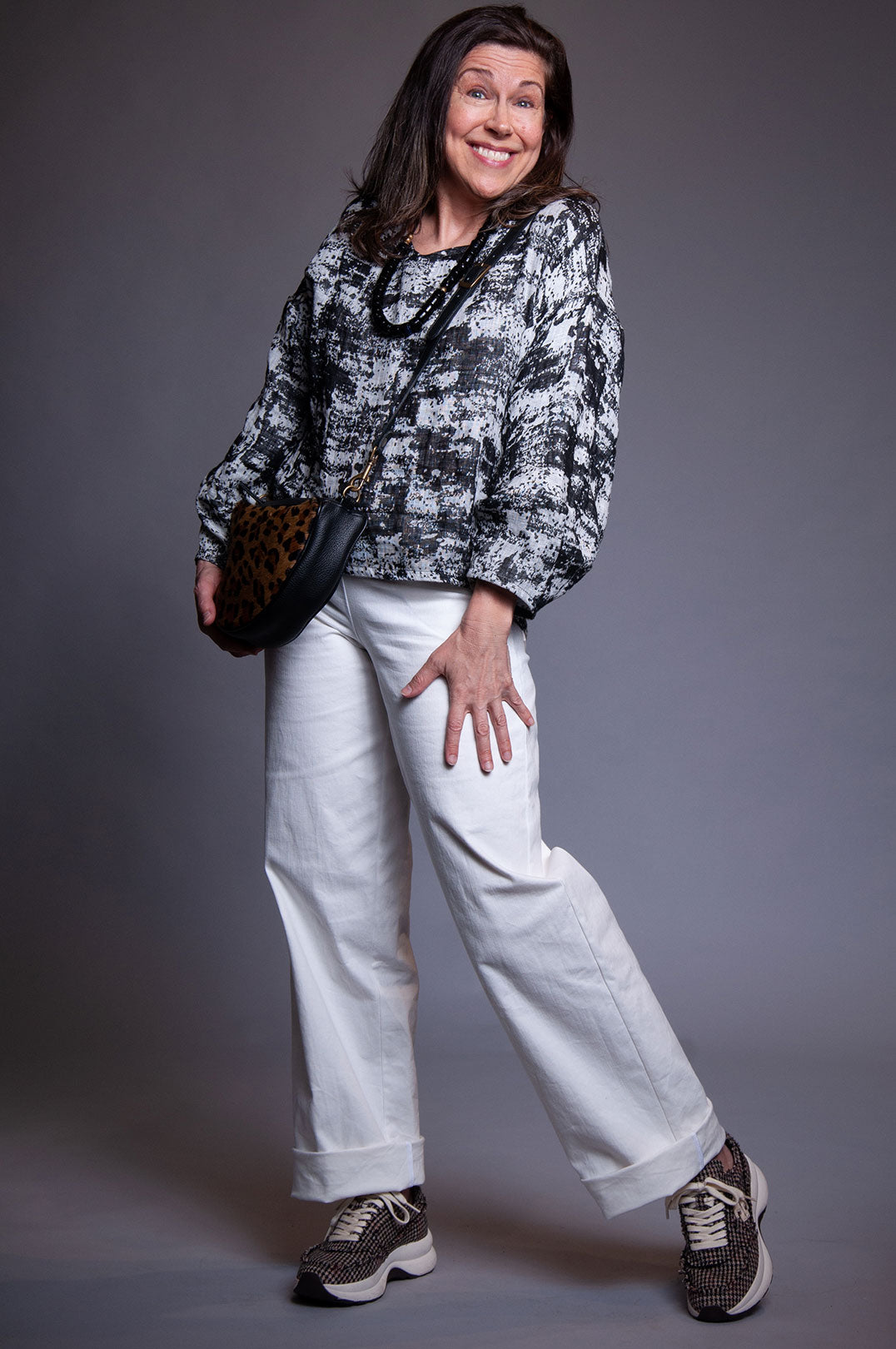 Super Sleeve Linen Top - Shadows on the Wall