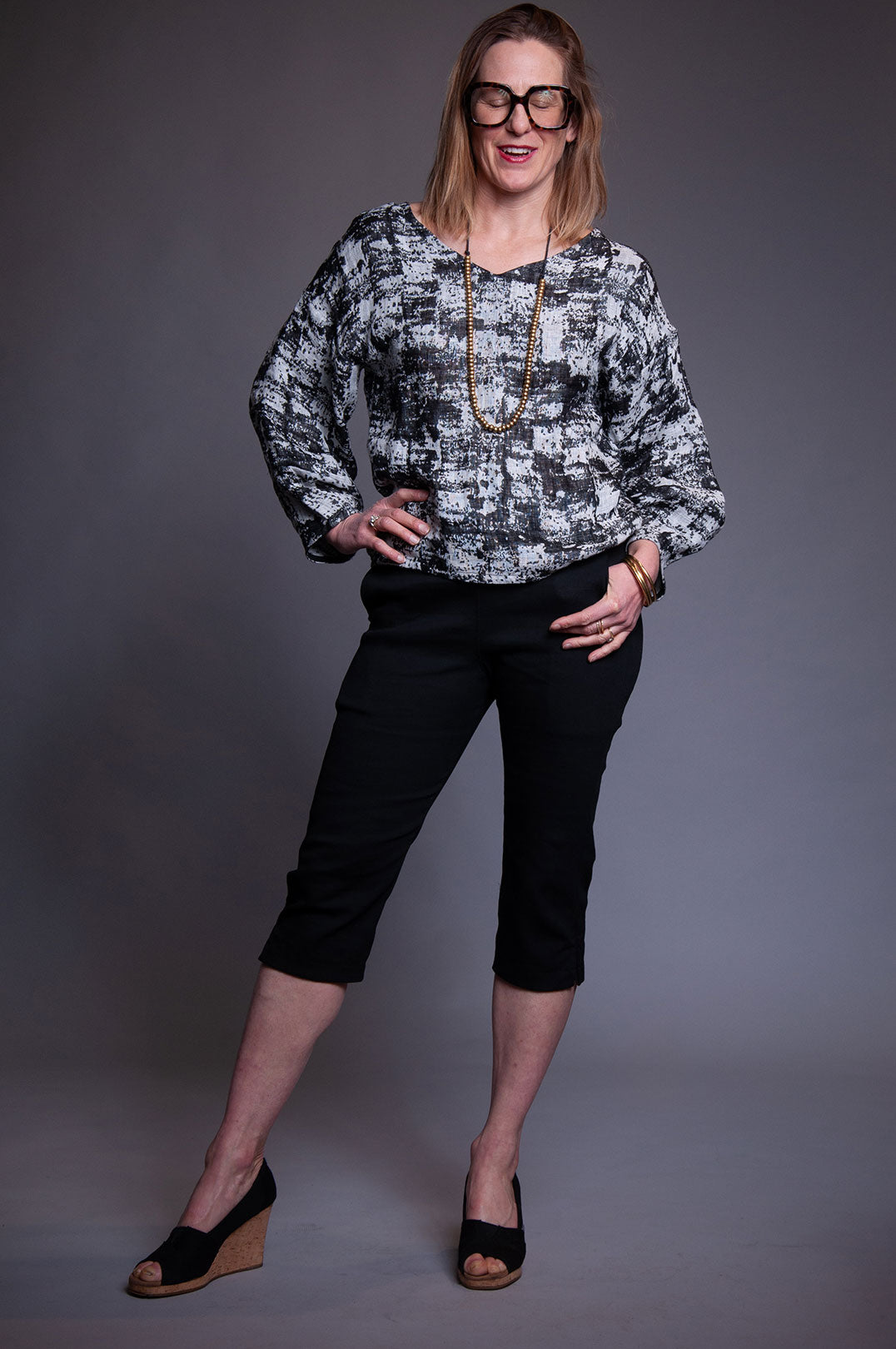 Super Sleeve Linen Top - Shadows on the Wall