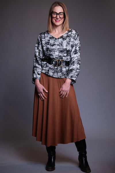 Super Sleeve Linen Top - Shadows on the Wall