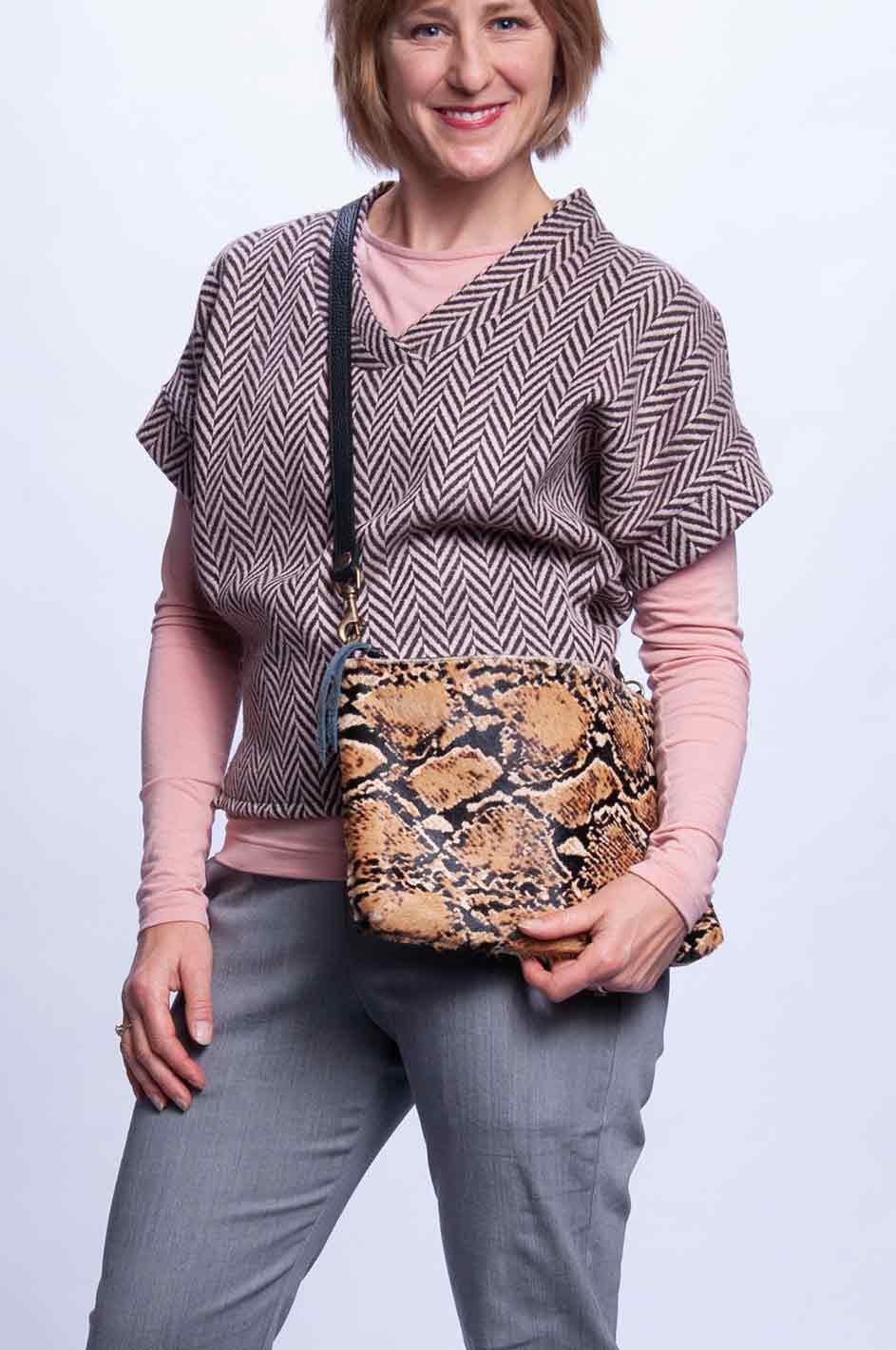 Fur bag with two straps - Anaconda